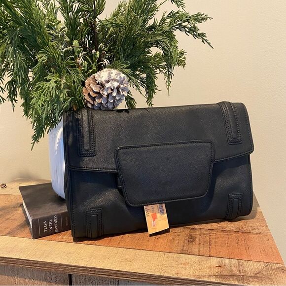 NWT BCBGMaxAzria Clutch Bag - Picture 1 of 4